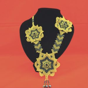 3 Flower Necklace